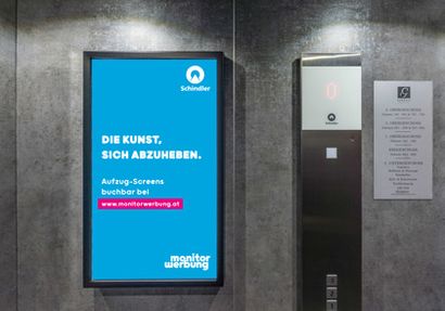 Screens in den Schilder Aufzügen bei monitowerbung buchbar